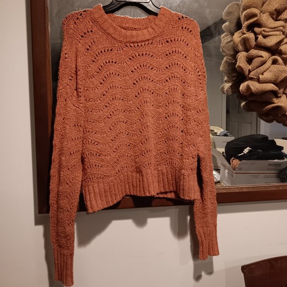 American Eagle Outfitters Sweaters - American Eagle sweater size medium